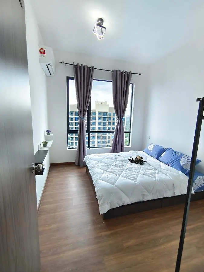 Newly Cozy Recreational Country Garden Central Park Johor Bahru Apartment