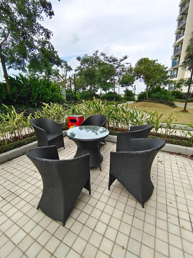 Newly Cozy Recreational Country Garden Central Park Johor Bahru Daire